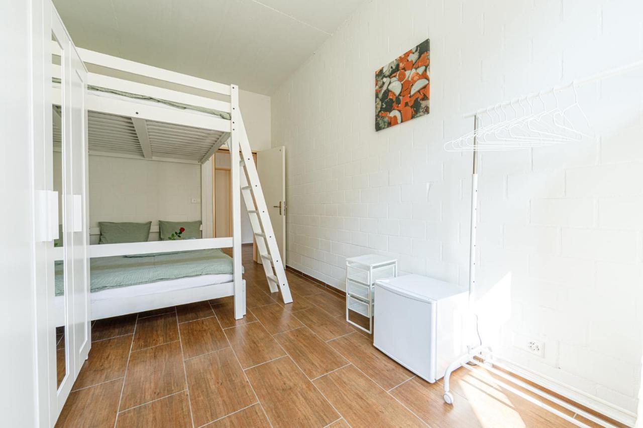 Simple Rooms - Yellow Inn St. Gallen Exteriér fotografie